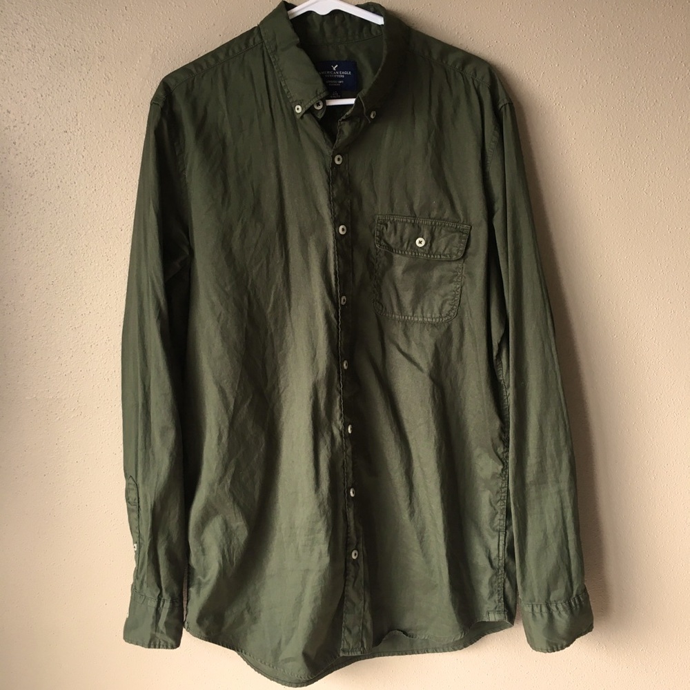 Men’s American Eagle button down